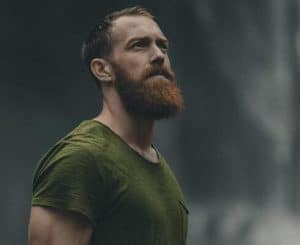 barba-larga-hombre-Recortadoras-de-barba-2-300x245